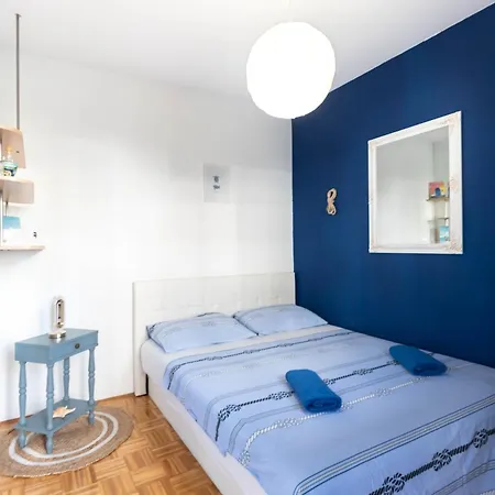 Mediterranean Flower Apartment